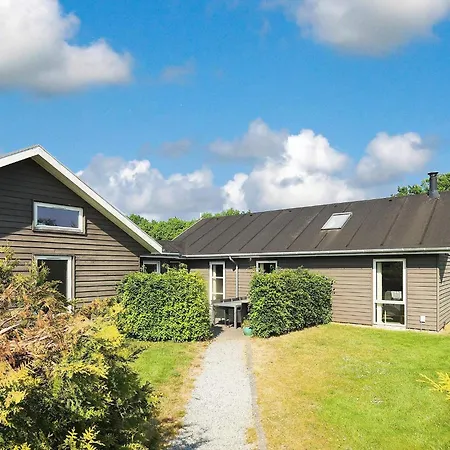 10 Person In Storvorde Holiday home Egense