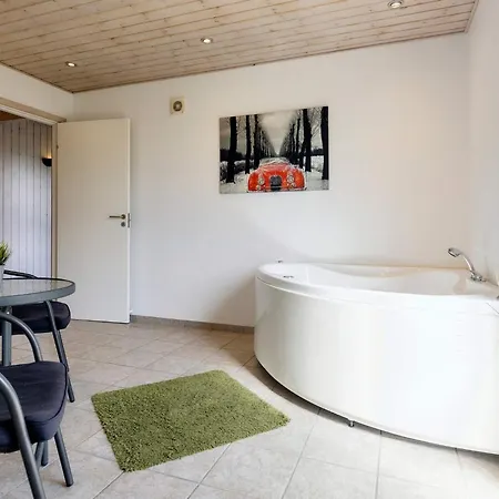 10 Person In Storvorde-by Traum Egense